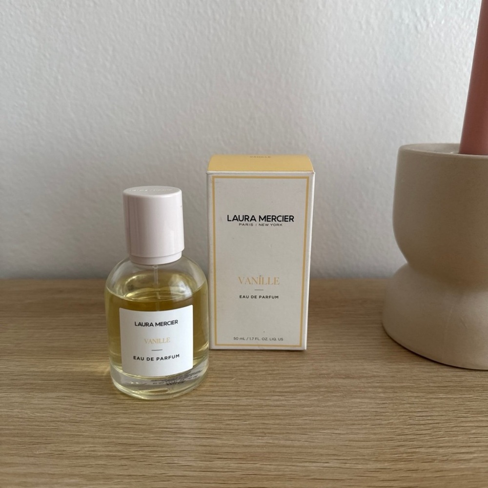 Laura Mercier Vanille Perfume with Cream and Gold Accents